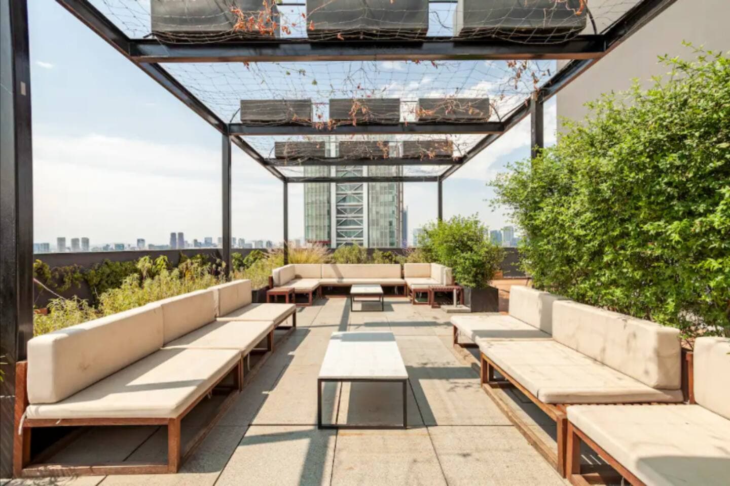Panorama 360: Amenities, Views and Luxury Finishes
