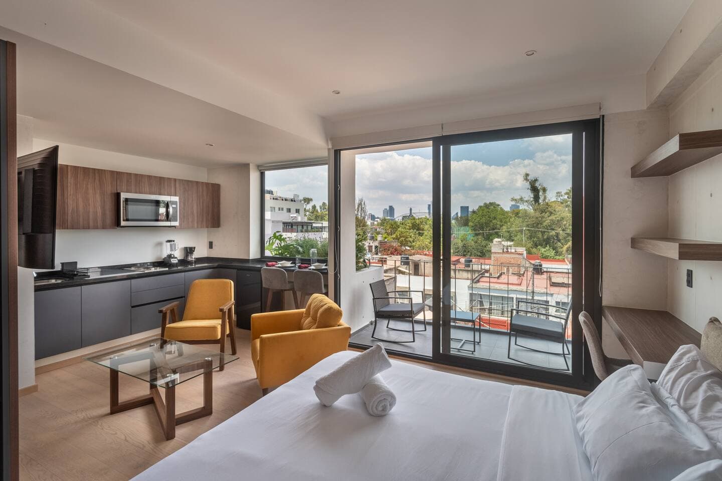 Great loft king bed, balcony, Wi-Fi, and laundry